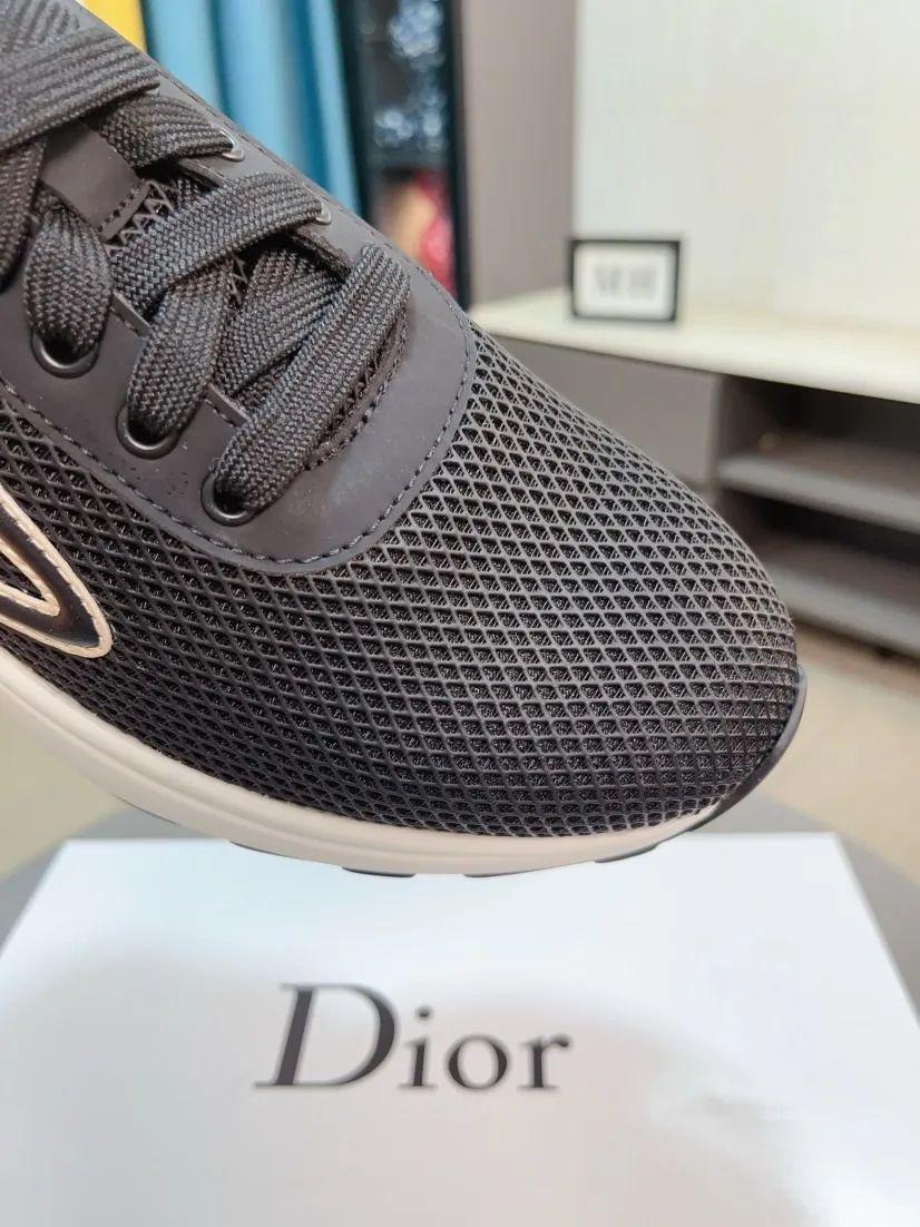 Ex-factory price 420🌹🌹【Dior】Best-selling model, world premiere on official website🔝High-end brand of men's shoes, latest series on official website: The upper is made of imported cowhide with specially designed fabrics➕Mesh breathable lining. Make walking more convenient and comfortable! Compared with the official quality, Midea’s 1:1 replica. Create a fashionable personality to set off your uniqueness! A must-have for trendy men! Classic style. Men's sizes: 38-44.